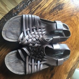Merrell Woman’s Sandals Size 8